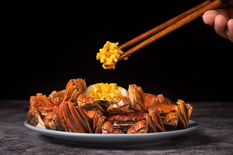 大閘蟹推薦2025｜吃大閘蟹不能配茶？5個食大閘蟹禁忌+大閘蟹推介 大閘蟹放題、餐廳、爆膏大閘蟹外賣低至$30一隻！